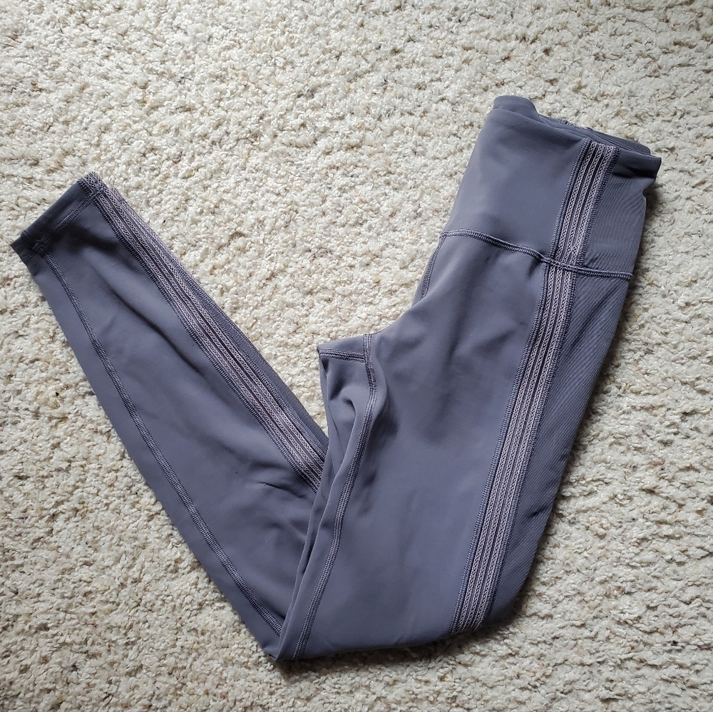 Lululemon Size 6 Gray Power Lines Pants Leggings